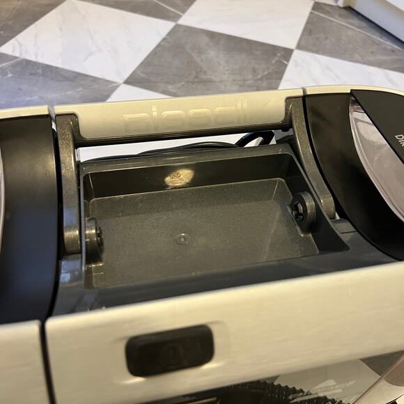 BISSELL BarkBath Dual Use Portable Dog Bath & Deep Cleaner Vacuum - Picture 6 of 10